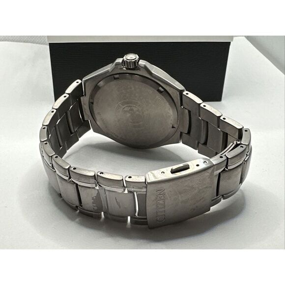 Citizen Paradigm BM7431-51L Silver Super Titanium Analog Eco-Drive Watch YAY15 - Picture 9 of 11